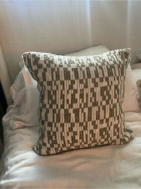 NWT!! Textured Throw Pillow Case (insert not included)